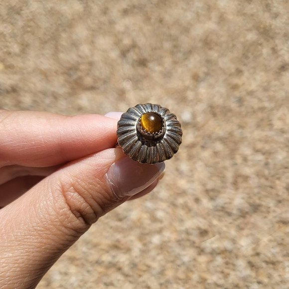Vintage Navajo Tiger's Eye Concho Style Small Silver‎ Ring Handmade Jewelry - Picture 8 of 9